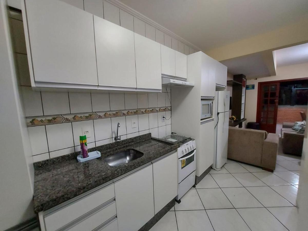 Apartamento 12 - Bombinhas - 200 Metros Da Praia Extérieur photo